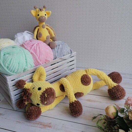 Crochet giraffe pattern