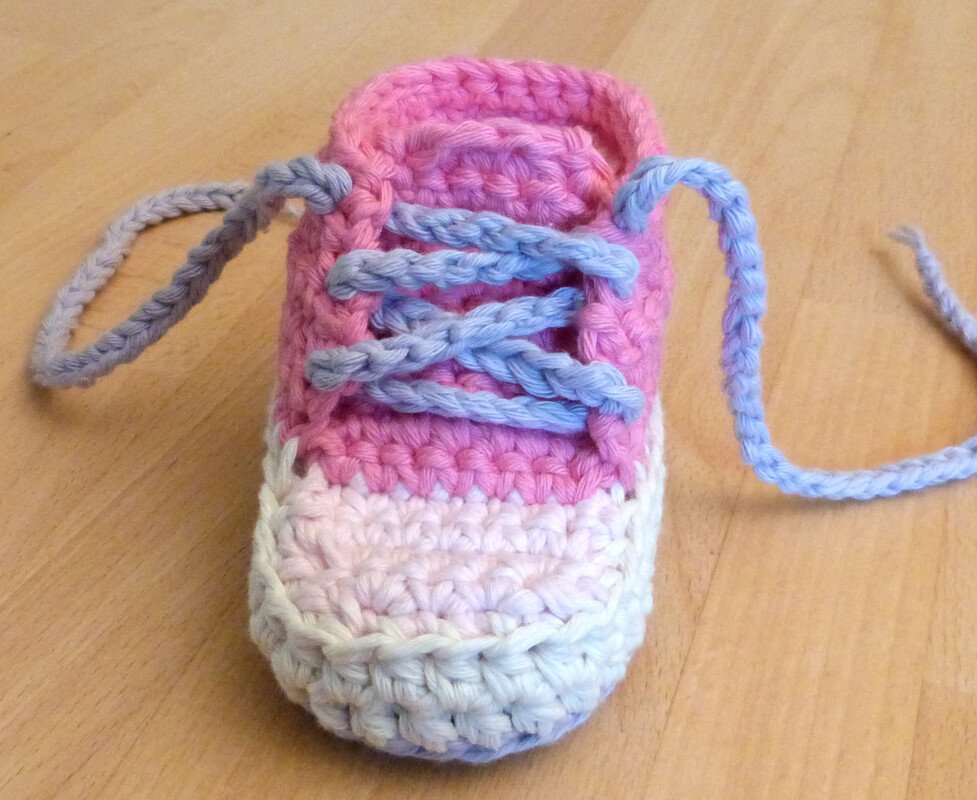 Häkelanleitung für ein Kinderspielzeug "Motorik-Schuh" Knoten & Schleife - Bild 5