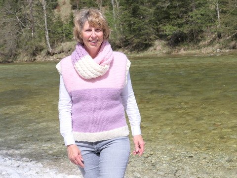 Kombipaket Strickanleitung Loopschal Röschen und Pullunder Orchidee