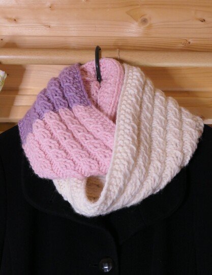 Kombipaket Strickanleitung Loopschal Röschen und Pullunder Orchidee