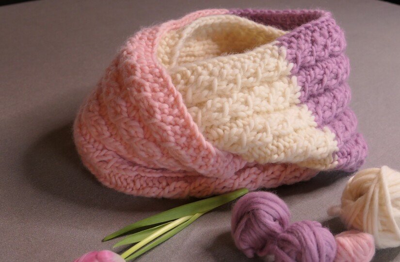 Kombipaket Strickanleitung Loopschal Röschen und Pullunder Orchidee