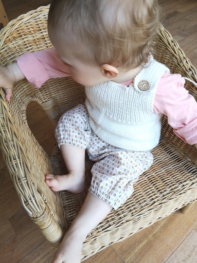 Baby knit sweater vest pattern / easy knitted top for toddler