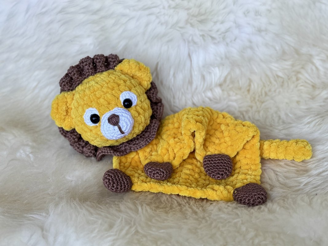 CrochetPattern - Lovey Lion "Leo"