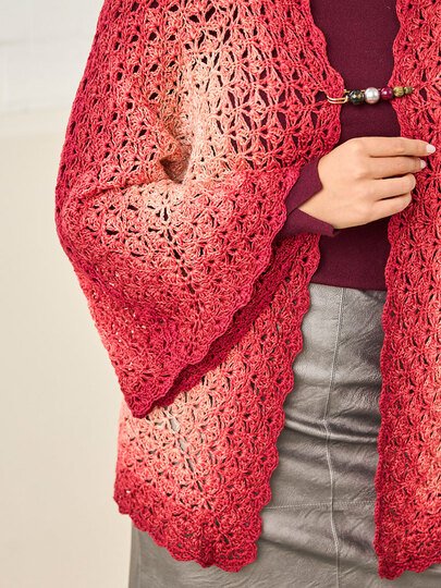 HEXAGONJACKE BOGENKANTE, gehäkelt