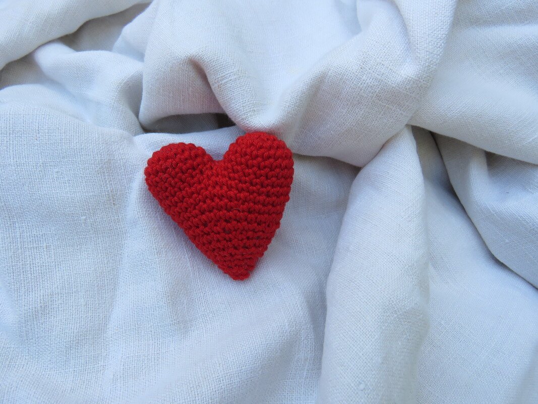 Herz Anleitung klein - Amigurumi Herz häkeln *Carolines Welt* - Bild 2