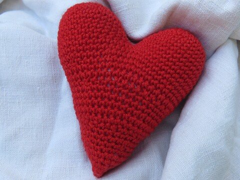 Herz Anleitung groß - Amigurumi Herz häkeln *Carolines Welt*