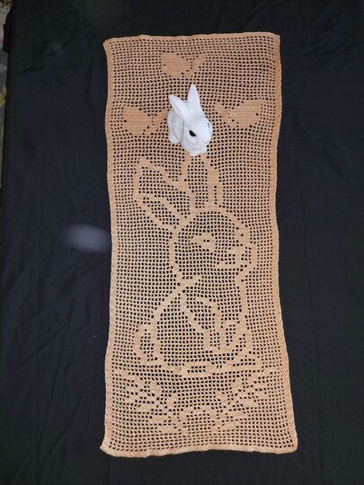 Anleitung Tischläufer Häschen häkeln