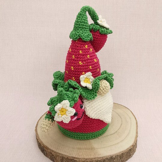 ERDBEER-WICHTEL – Häkelanleitung Gnom