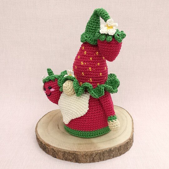 ERDBEER-WICHTEL – Häkelanleitung Gnom