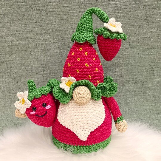 ERDBEER-WICHTEL – Häkelanleitung Gnom