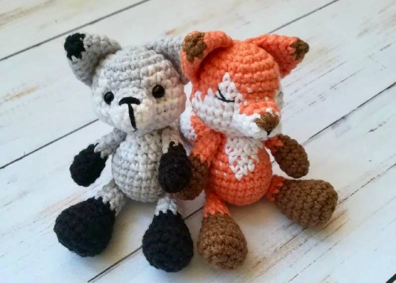 Mini Fox Fonny and Mini Wolf Wonny – Amigurumi Crochet Pattern