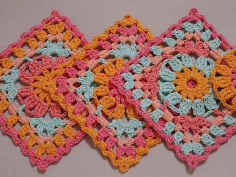 Häkel Anleitung  Granny Square Flora