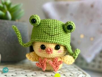 Chirpy the Chick in Frog Hat – Crochet Pattern (Amigurumi)