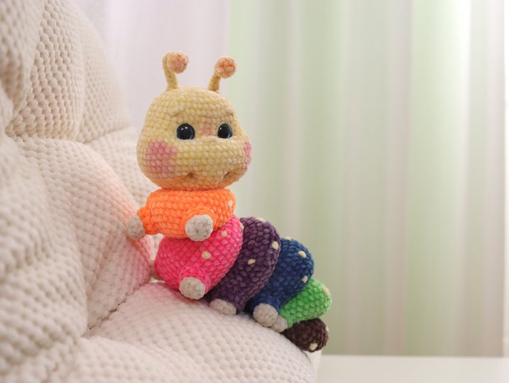 Häkelanleitung: Die kleine Raupe Emily