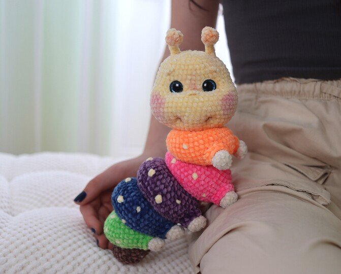 Häkelanleitung: Die kleine Raupe Emily