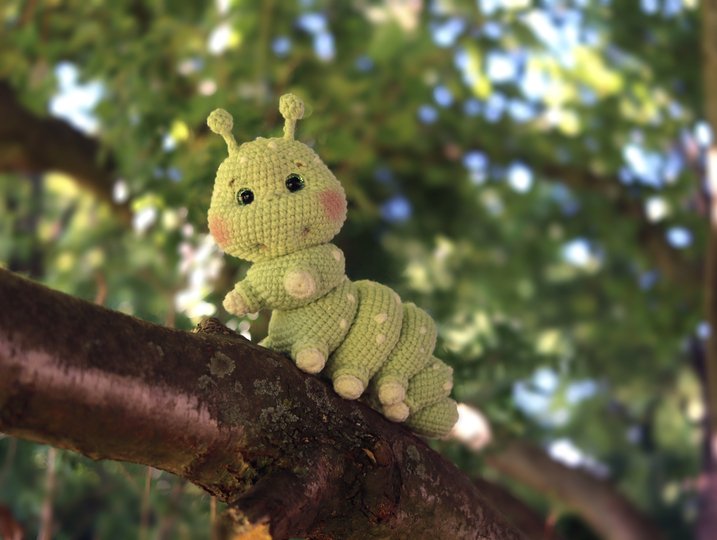 Häkelanleitung: Die kleine Raupe Emily