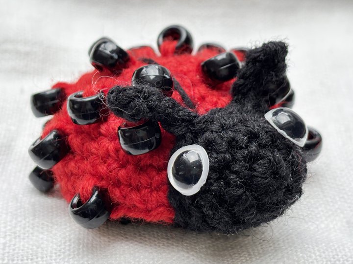 Fidget Spielzeug Marienkäfer, Amigurumi Käfer Perlen häkeln, Glücksbringer