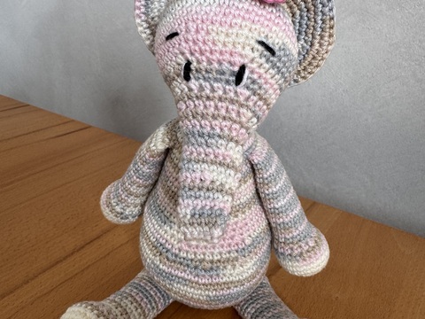 Elefant Ella (oder Elmo) gehäkelte Tiere (ca. 27cm)
