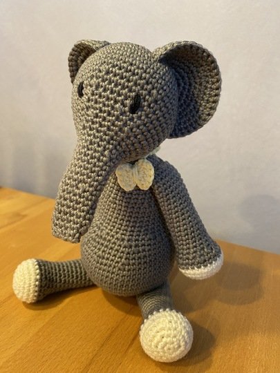 Elefant Ella (oder Elmo) gehäkelte Tiere (ca. 27cm)