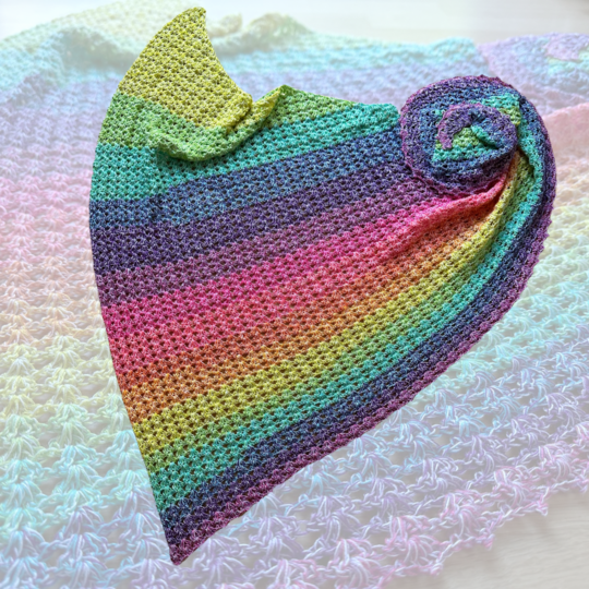 Häkelanleitung asymmetrisches Dreieckstuch "Muschelgarten"