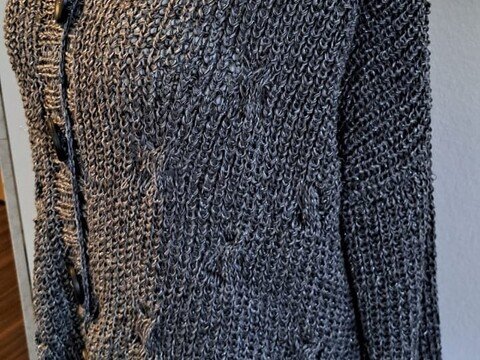 Sarah die etwas verzopfte Kuschelweste