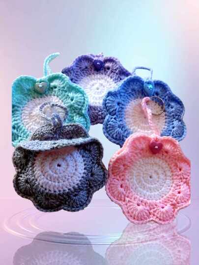 Häkelanleitung / Schlüsselanhänger ~ Blütentäschchen