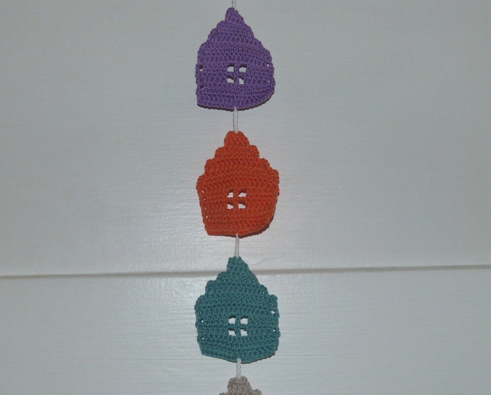 Häkelanleitung für eine dekorative Häuschen-Girlande - Bild 4