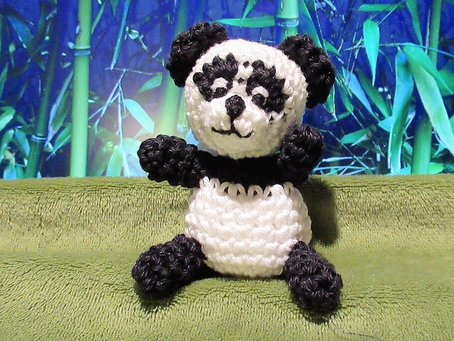 Schlüsselanhänger Pandabär Häkelanleitung - Bild 6