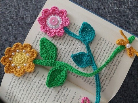 Häkelanleitung Rubylein – ein liebevolles Blütenlesezeichen in 2 Varianten