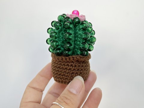 Häkelanleitung Kaktus mit Perlen, Fidget Spielzeug, Amigurumi Topfpflanz