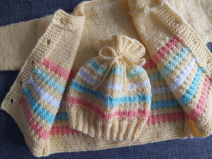 Strickanleitung Babyset – Jäckchen & Mütze Größe 56/62