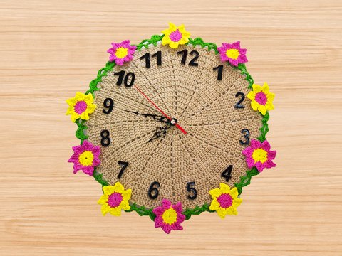 Crochet wall clock pattern