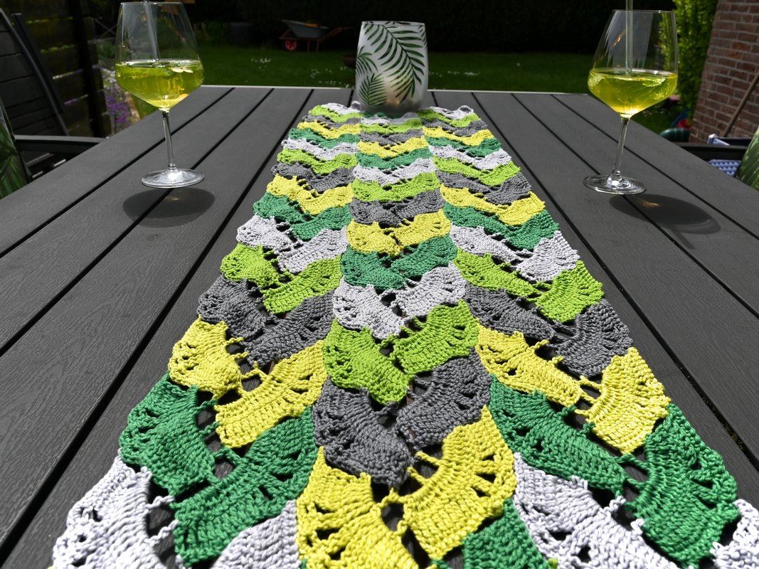 Häkelanleitung Tischläufer "Green Waves", variabel