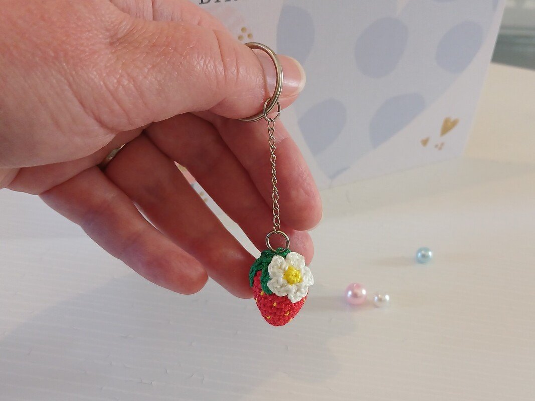 Crochet Pattern Strawberry Keychain Amigurumi - Image 2