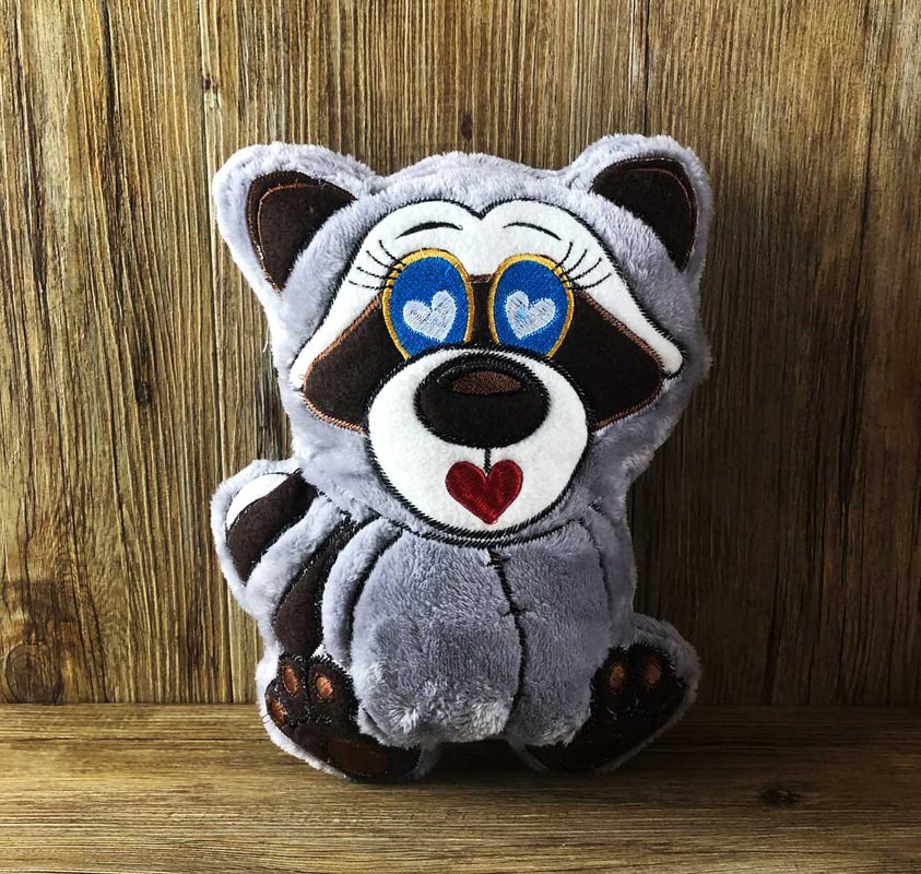 Stickdatei ITH Waschbär Willi für Rahmen 20×30cm, Maschinenstickdatei