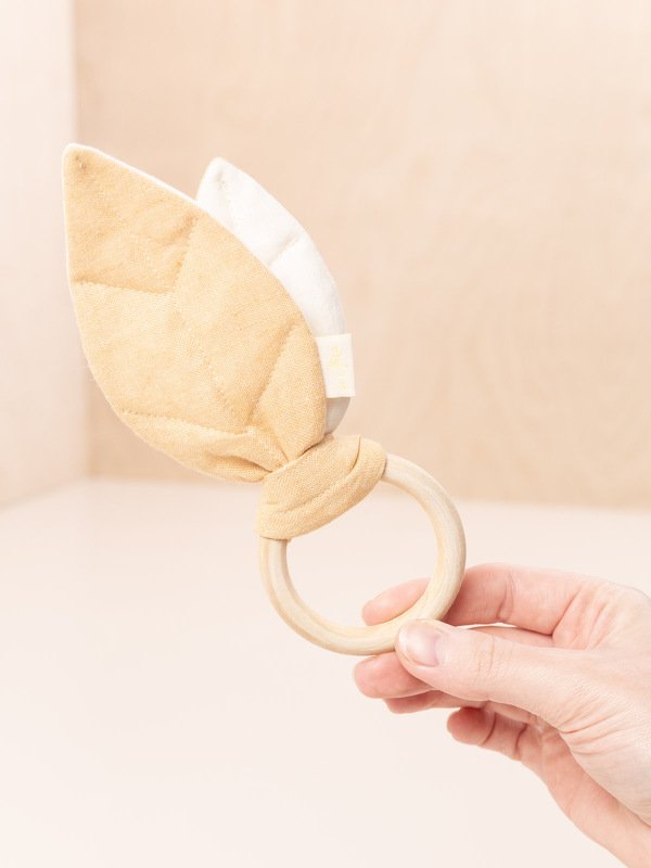 Leaf Teething Ring Sewing Pattern: DIY Guide with Crinkle Plastic