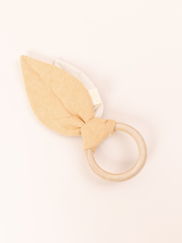 Leaf Teething Ring Sewing Pattern: DIY Guide with Crinkle Plastic