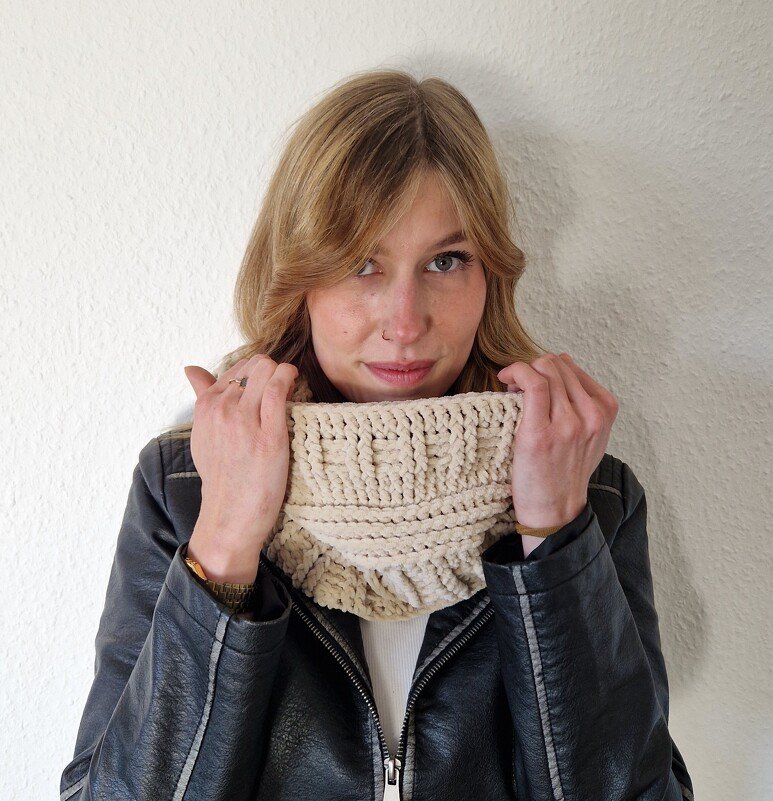 258 Häkelanleitung Schlauchschal Schal Kuschelteilchen Kirsten - Bild 2