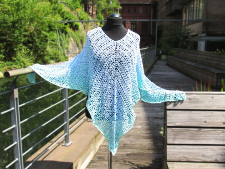 Tricandia Poncho, dreieckiger Poncho