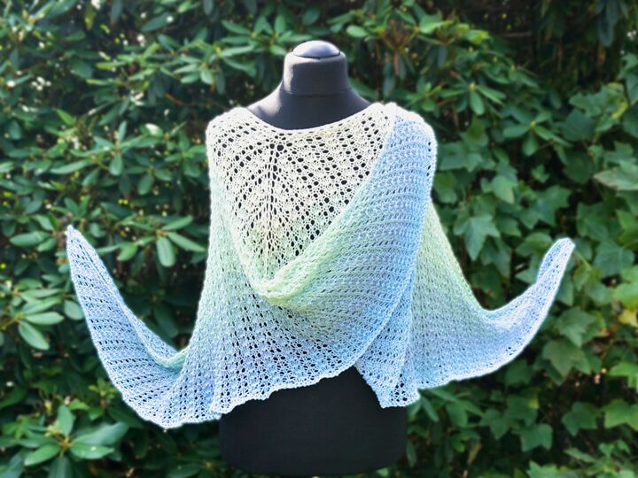 Tricandia Poncho, dreieckiger Poncho