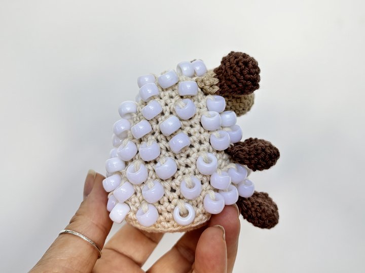 Amigurumi Schaf mit Perlen - Fidget Spielzeug, Schäfchen, Lämmchen, Lamm