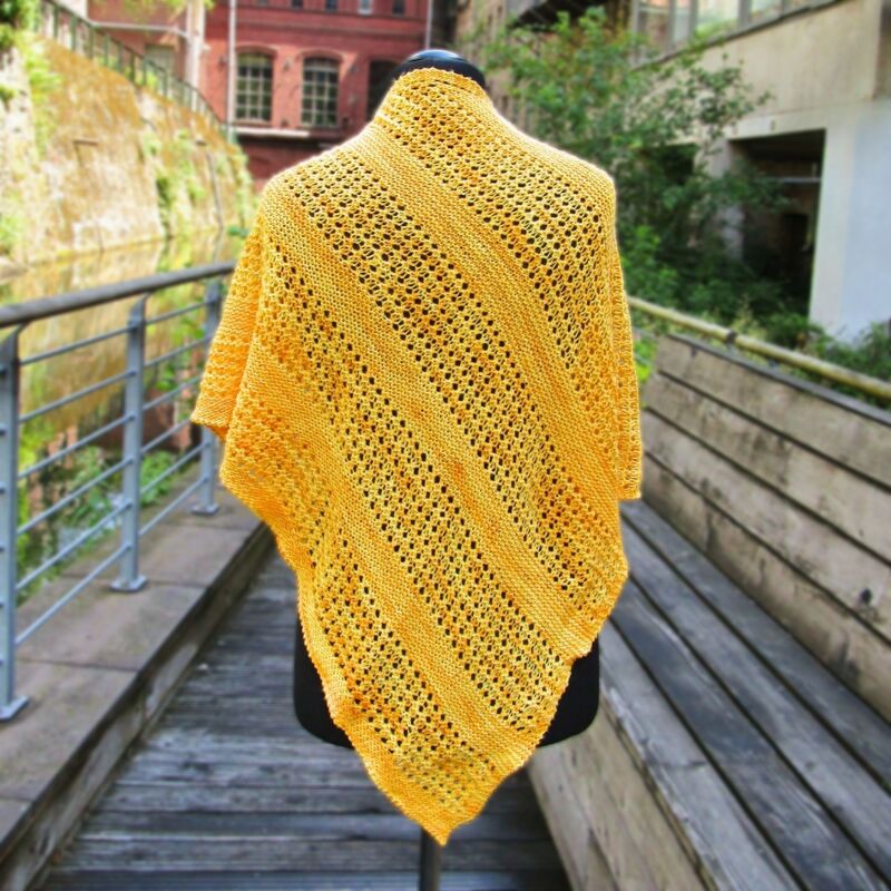 Lunda Shawl, Summer Shawl with Easy Lace Pattern - Image 2