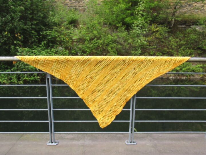 Lunda Tuch, Sommertuch mit einfachem Lochmuster