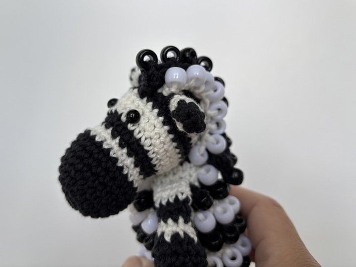 Amigurumi Zebra mit Perlen, Fidget Spielzeug, Tiere häkeln