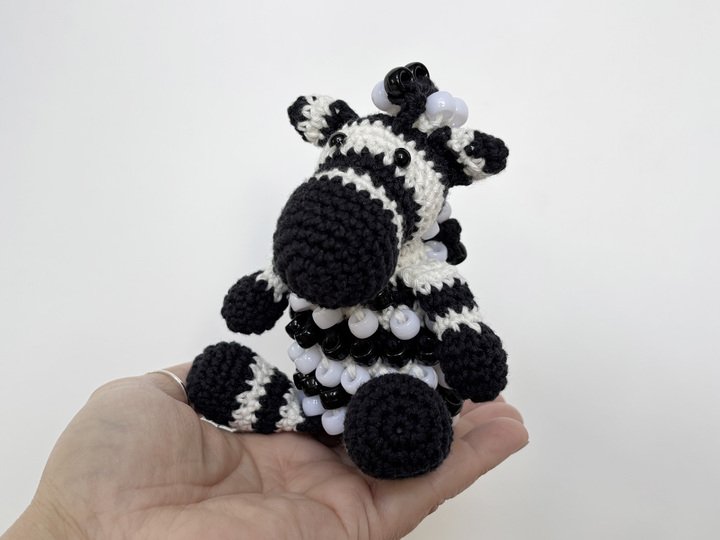 Amigurumi Zebra mit Perlen, Fidget Spielzeug, Tiere häkeln