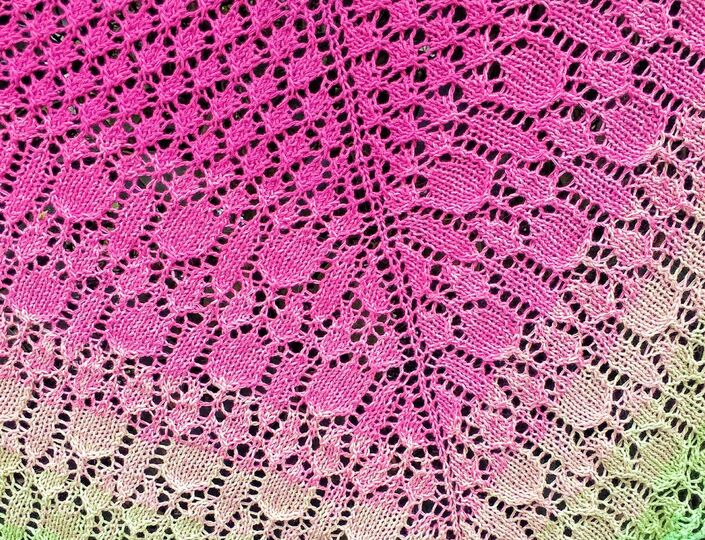 Tulpengarten, Lochmustertuch mit Blumen, PDF Strickanleitung