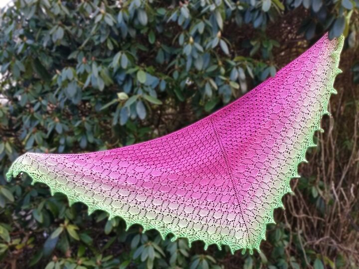 Tulpengarten, Lochmustertuch mit Blumen, PDF Strickanleitung