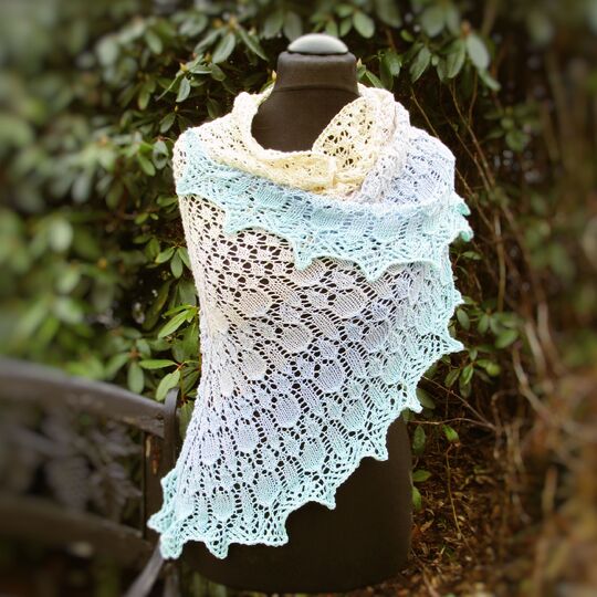 Tulpengarten, Lochmustertuch mit Blumen, PDF Strickanleitung