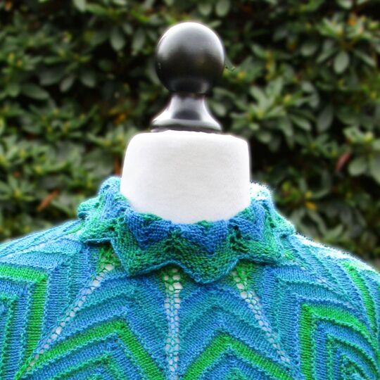 Dragon Cowl, neckwarmer, knitting pattern for adults