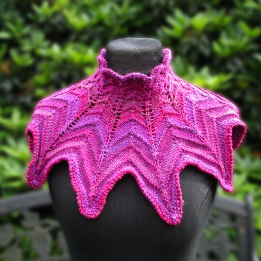 Dragon Cowl, neckwarmer, knitting pattern for adults